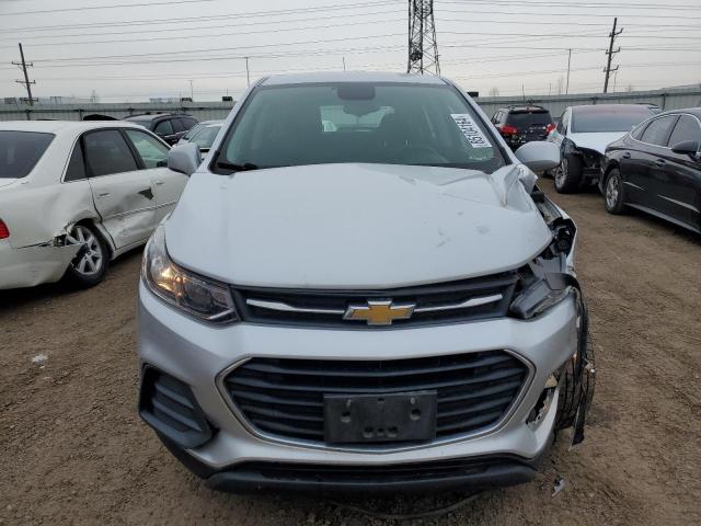  CHEVROLET TRAX 2017 Srebrny