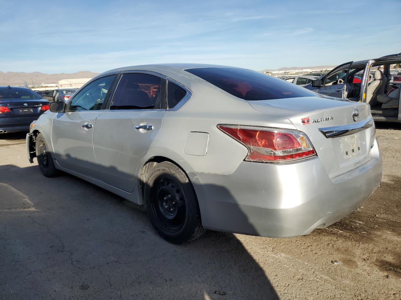 2014 Nissan Altima - Image 2