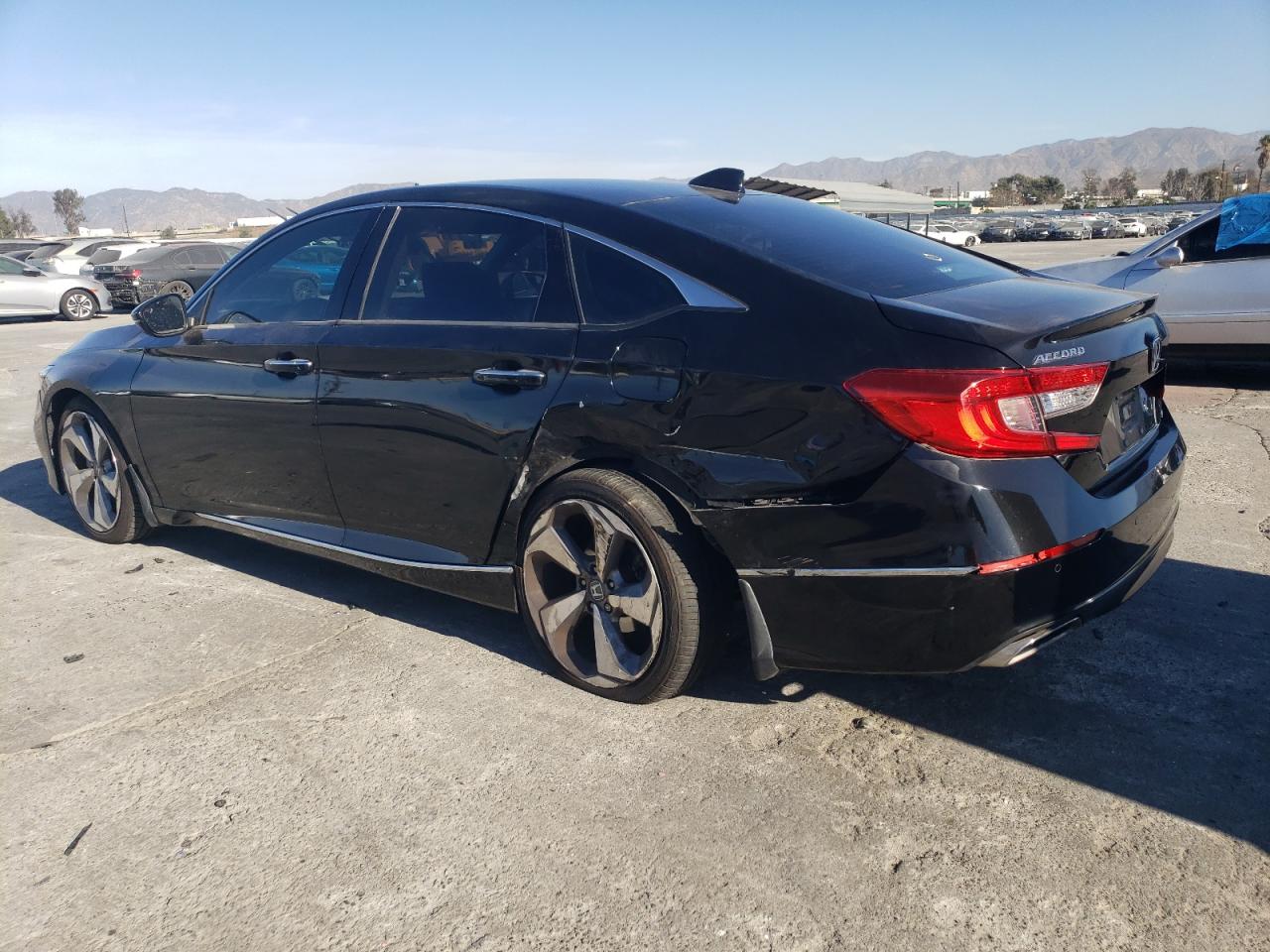 VIN 1HGCV1F97JA120658 2018 HONDA ACCORD no.2