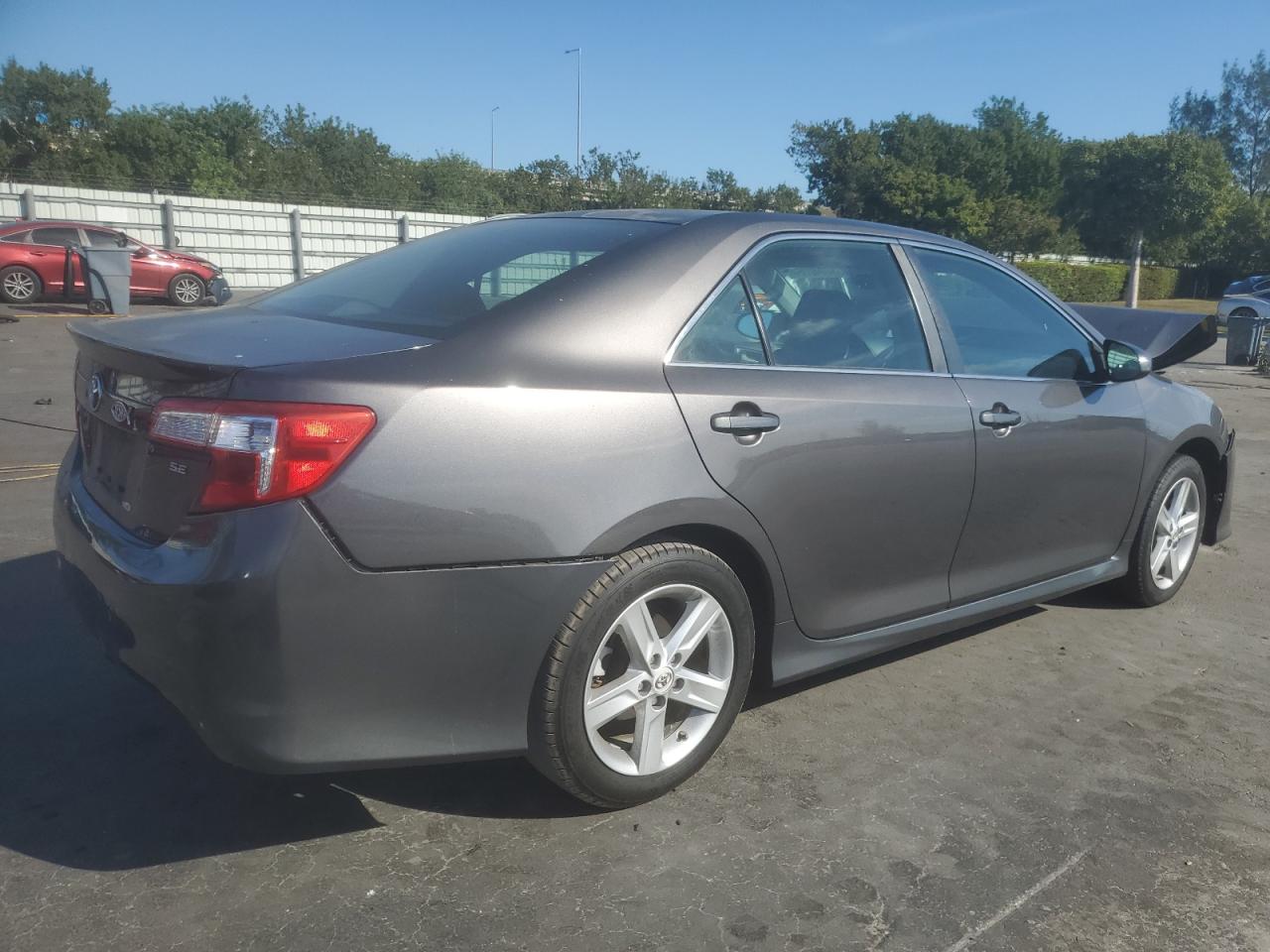 VIN 4T1BF1FK5DU686391 2013 TOYOTA CAMRY no.3