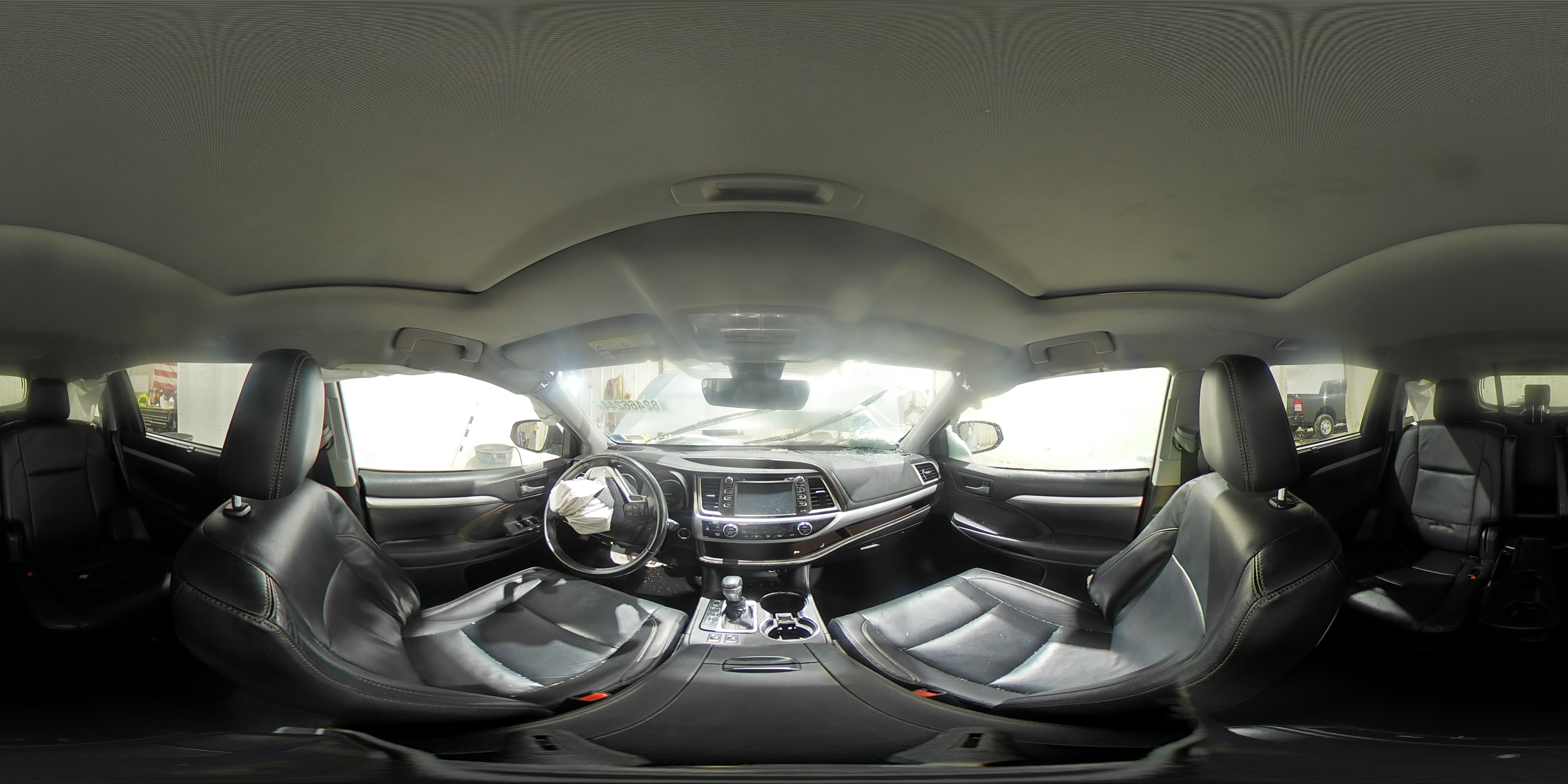 2019 Toyota Highlander - Image 14