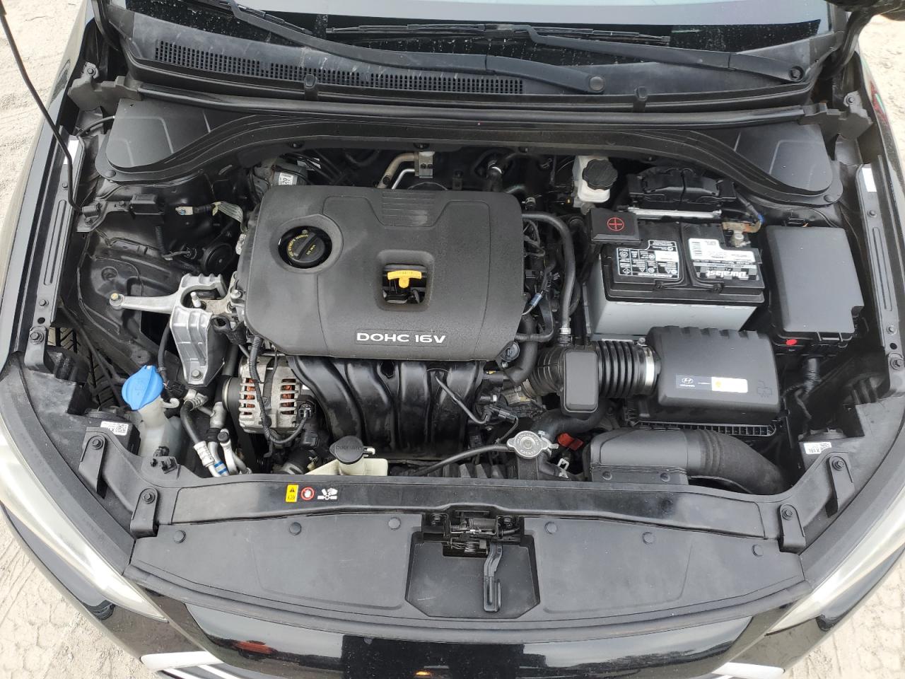 2018 Hyundai Elantra - Image 11