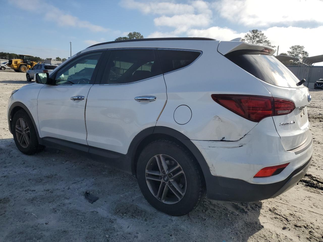 VIN 5NMZUDLB4HH024782 2017 HYUNDAI SANTA FE no.2