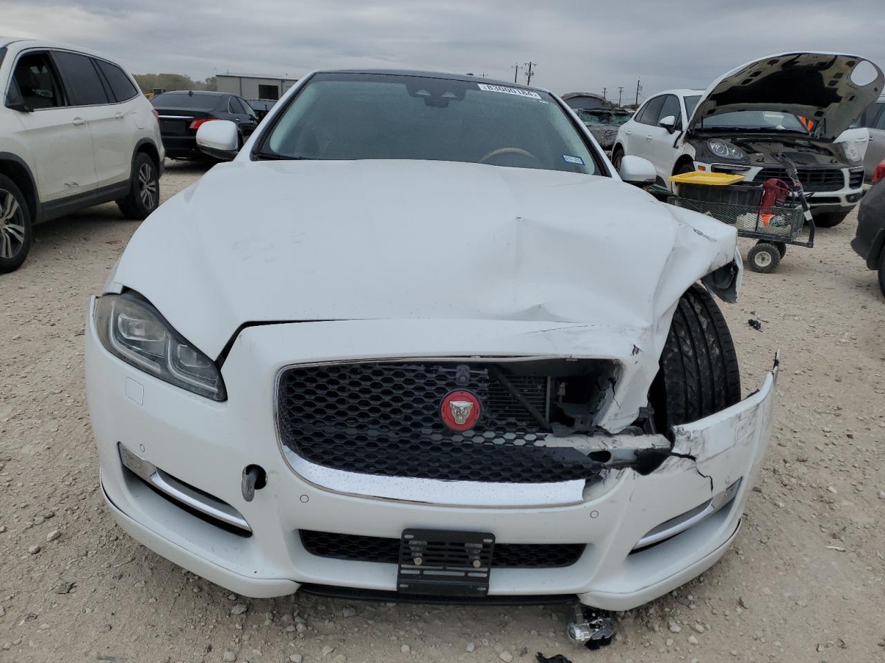 2019 Jaguar XJ - Image 5