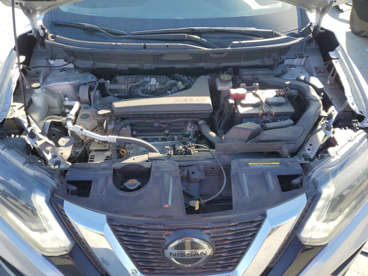 2018 Nissan Rogue - Image 12