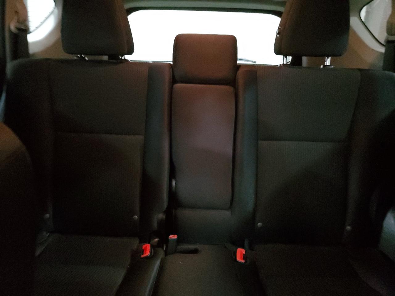 2015 Toyota RAV 4 - Image 10