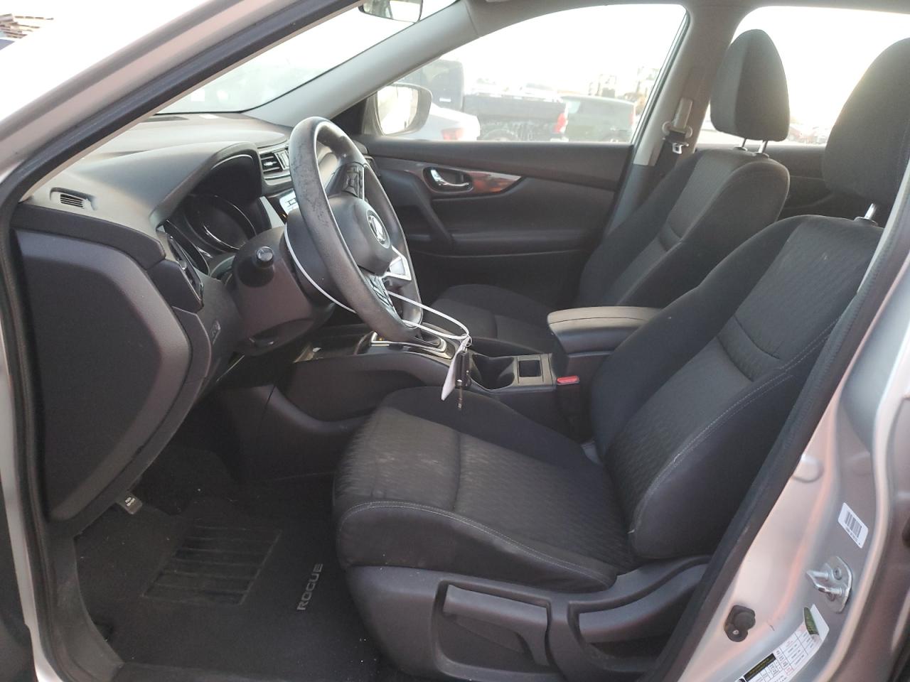 2017 Nissan Rogue - Image 7