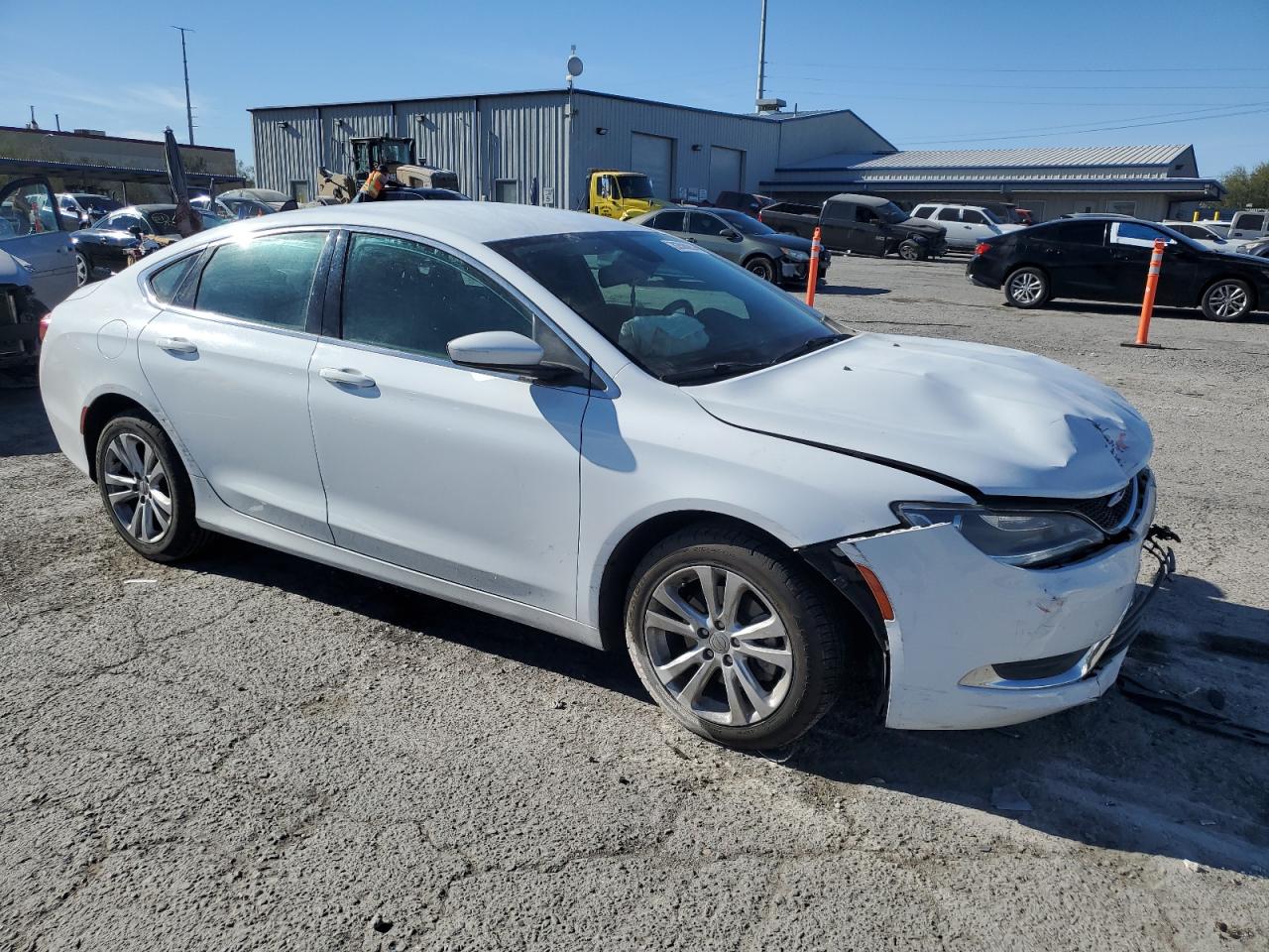 VIN 1C3CCCAB2FN666928 2015 CHRYSLER 200 no.4