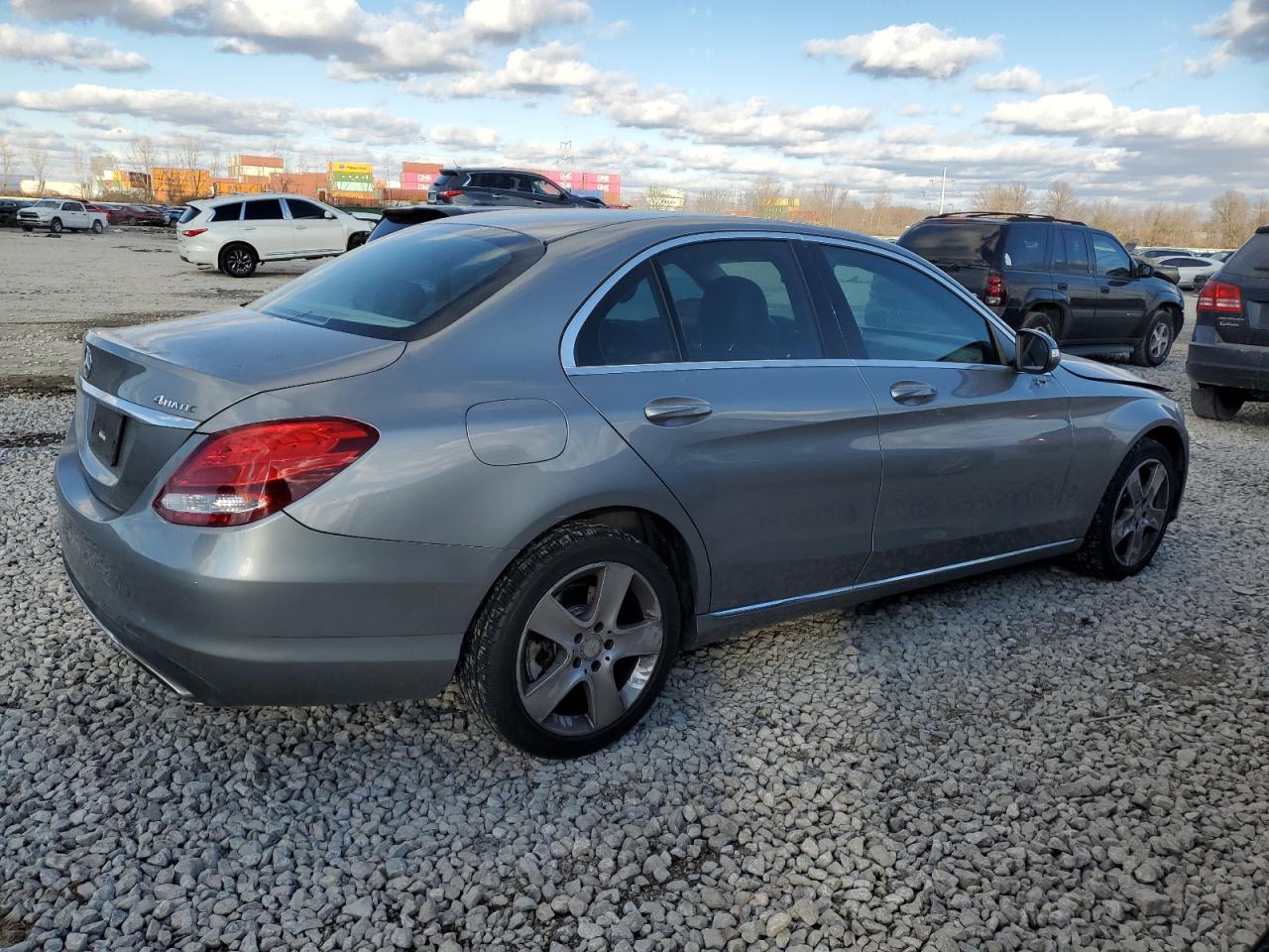 VIN 55SWF4KB1FU047612 2015 MERCEDES-BENZ C-CLASS no.3