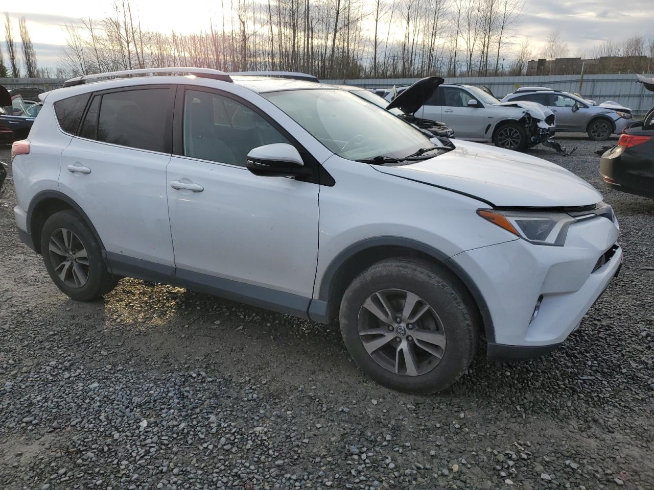 VIN 2T3WFREV4GW276236 2016 TOYOTA RAV4 no.4