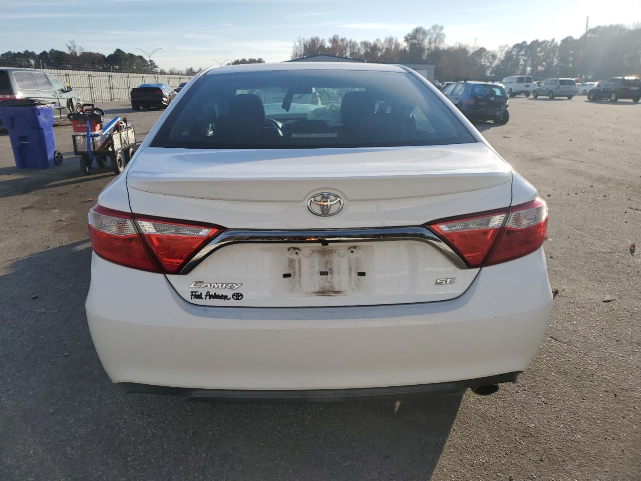 VIN 4T1BF1FK8GU512285 2016 TOYOTA CAMRY no.6