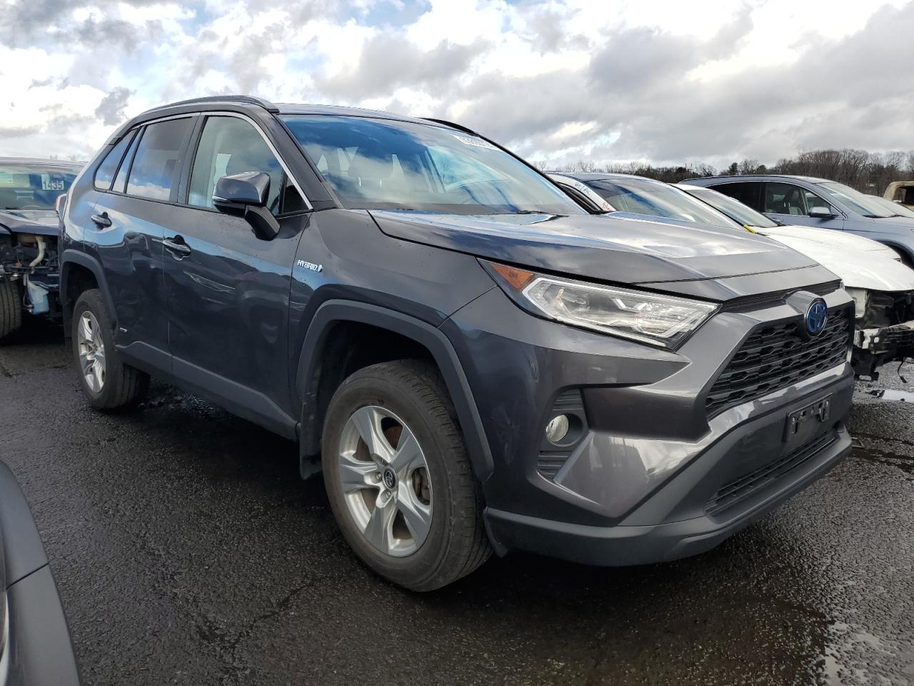 VIN 2T3RWRFV2KW018687 2019 TOYOTA RAV4 no.4