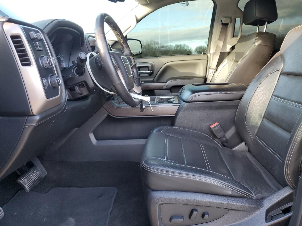 2017 GMC Sierra - Image 7