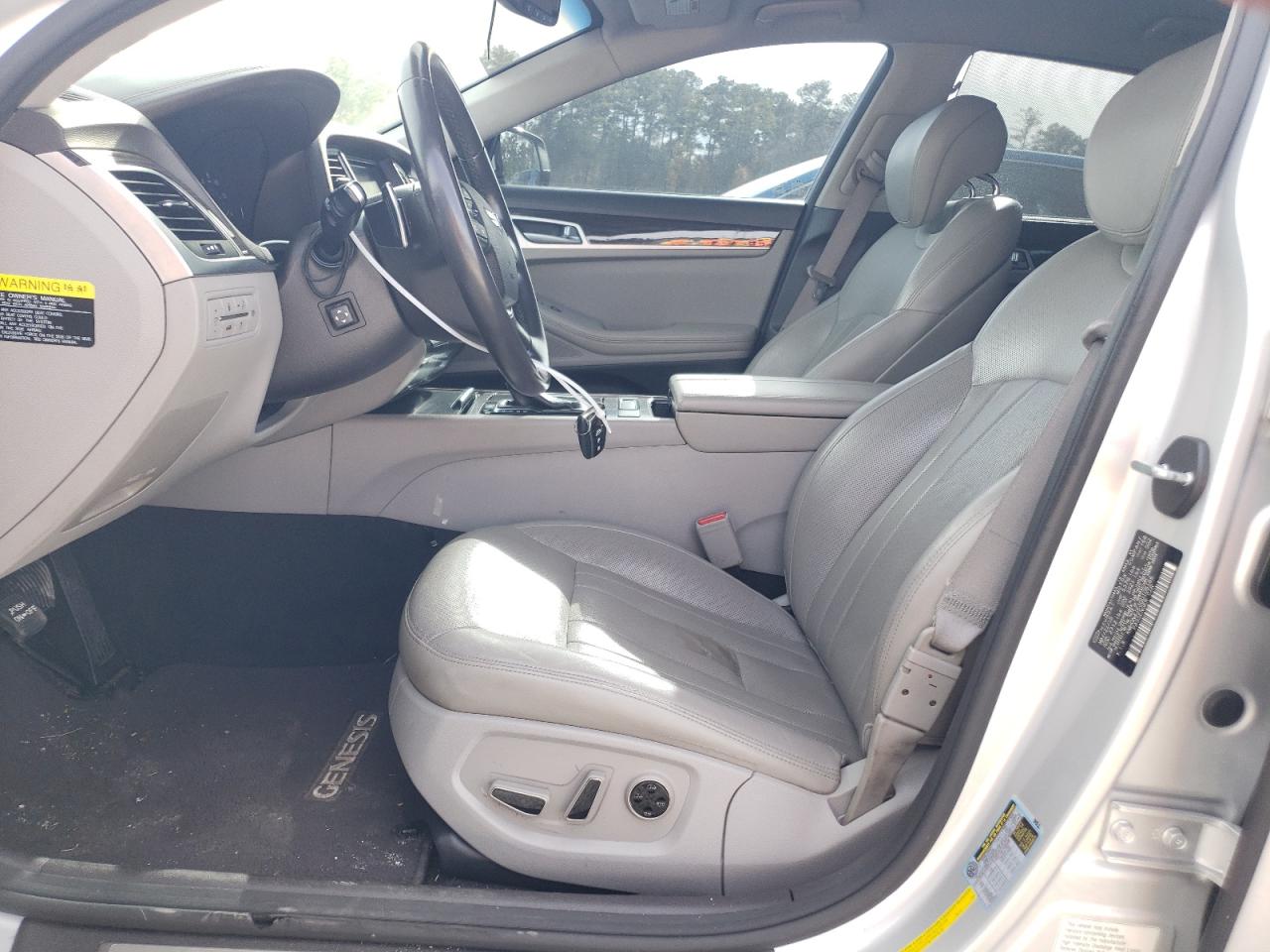 2016 Hyundai Genesis - Image 7
