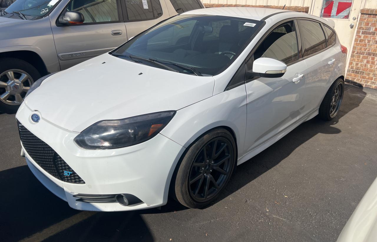 VIN 1FADP3L93EL147577 2014 FORD FOCUS no.2