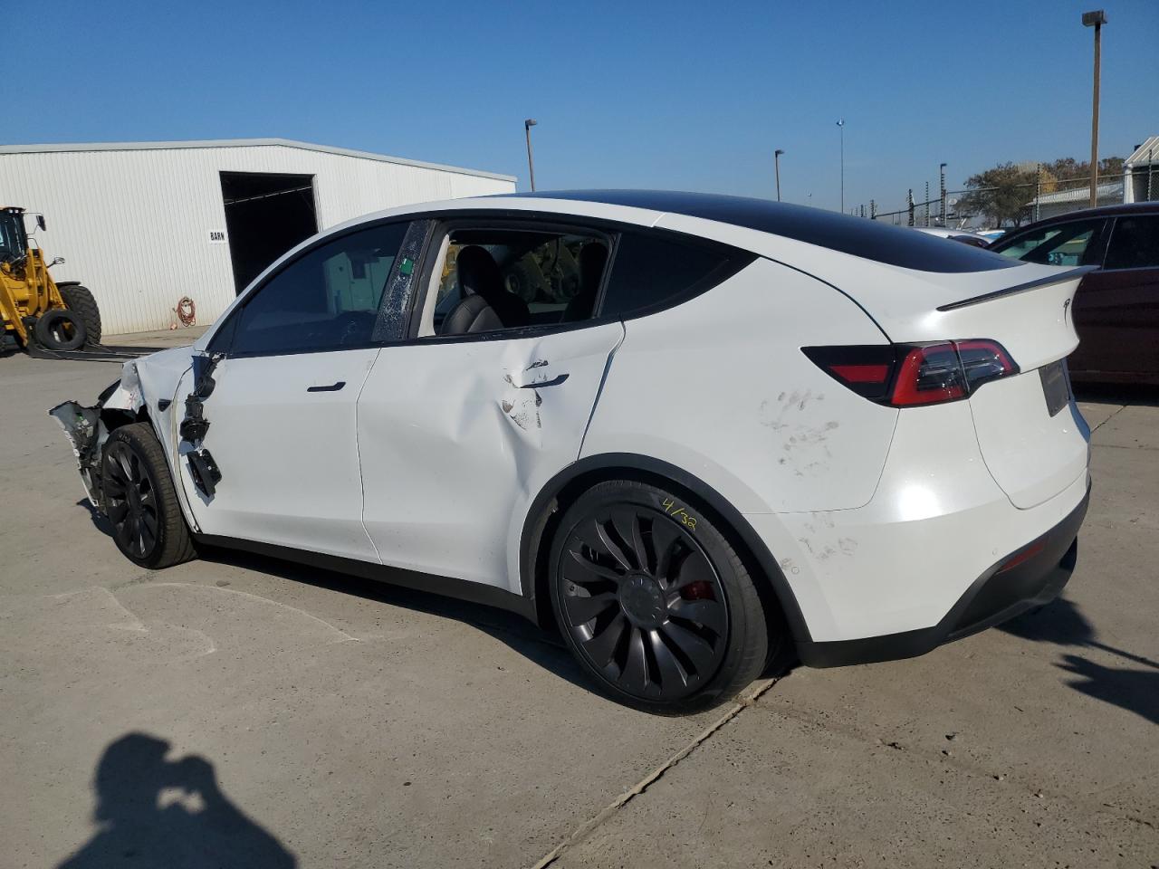 VIN 5YJYGDEF4MF216007 2021 TESLA MODEL Y no.2