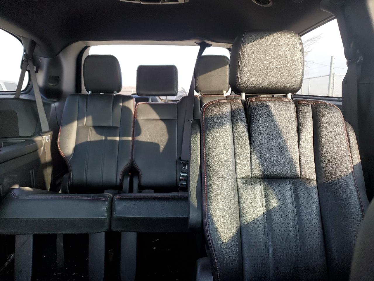 2019 Dodge Caravan - Image 10