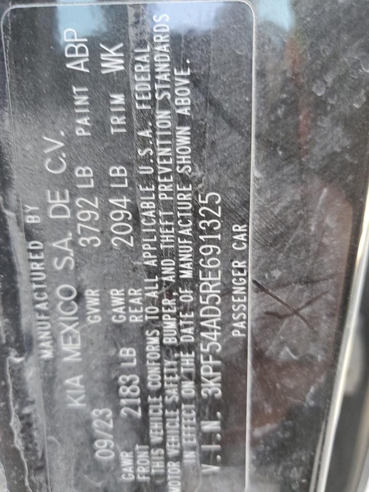 2024 Kia Forte - Image 12