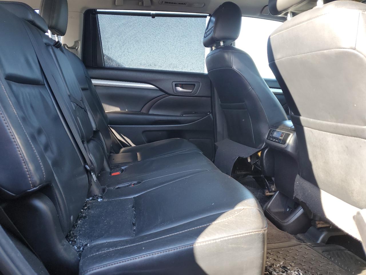 2015 Toyota Highlander Xle VIN: 5TDJKRFH2FS142100 Lot: 84210044