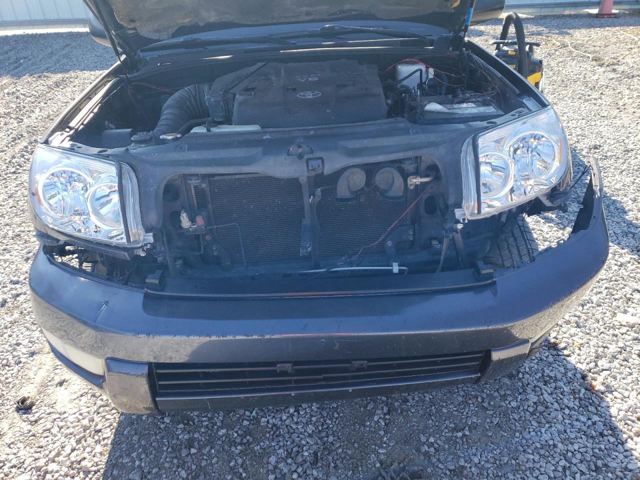 2005 Toyota 4Runner - Image 12