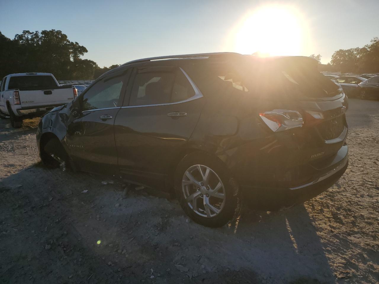 2018 Chevrolet Equinox - Image 2