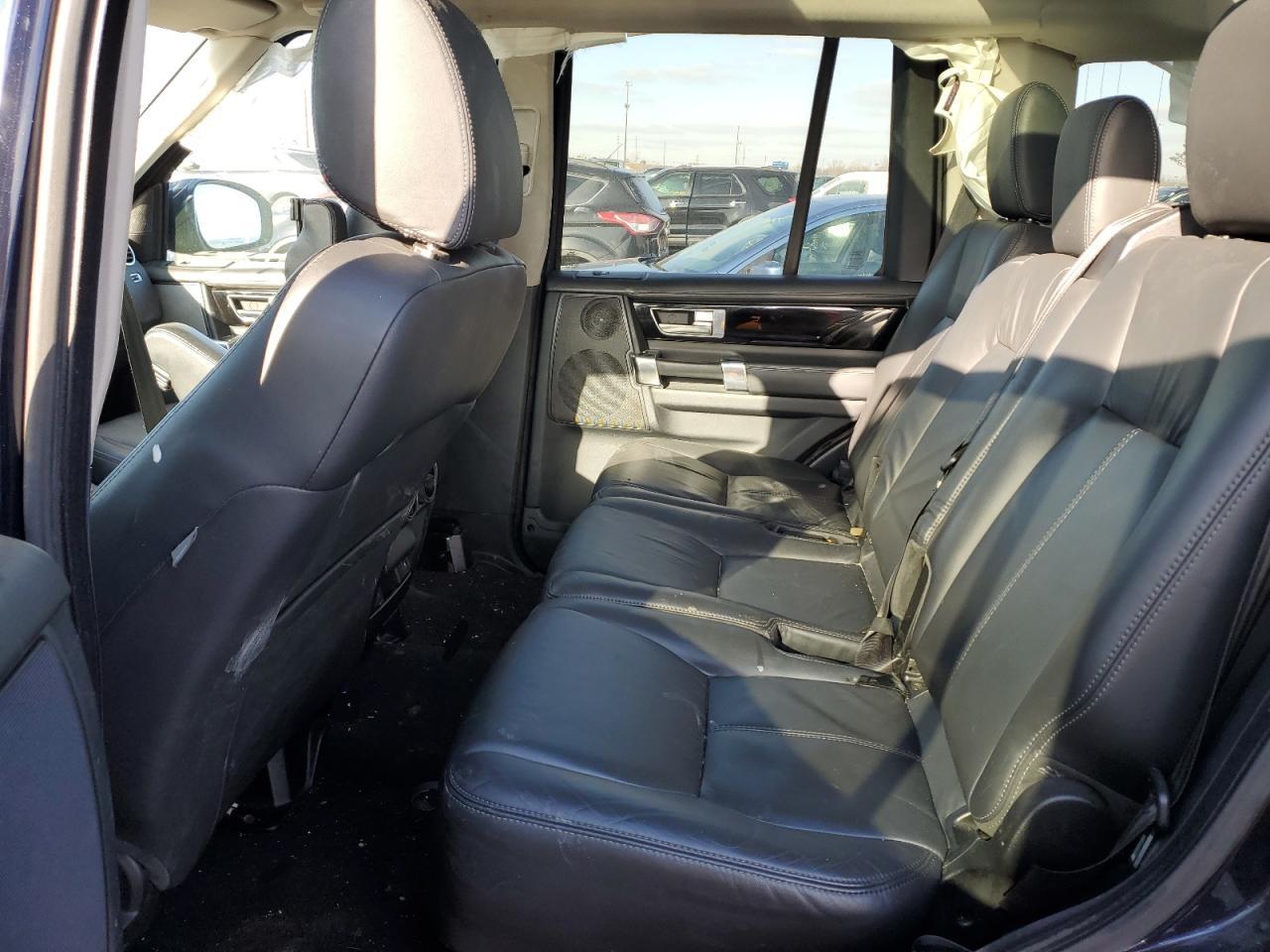2014 Land Rover LR4 - Image 11