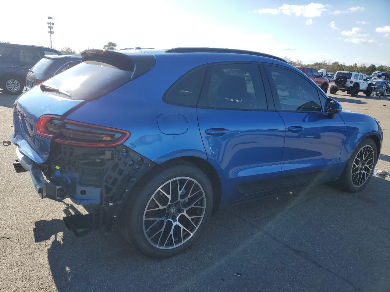 2017 Porsche Macan - Image 3