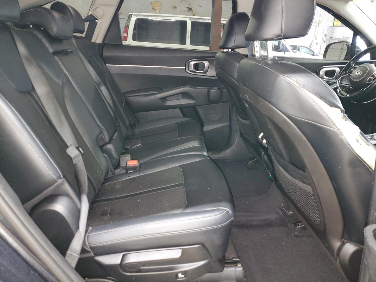 2021 Kia Sorento - Image 12