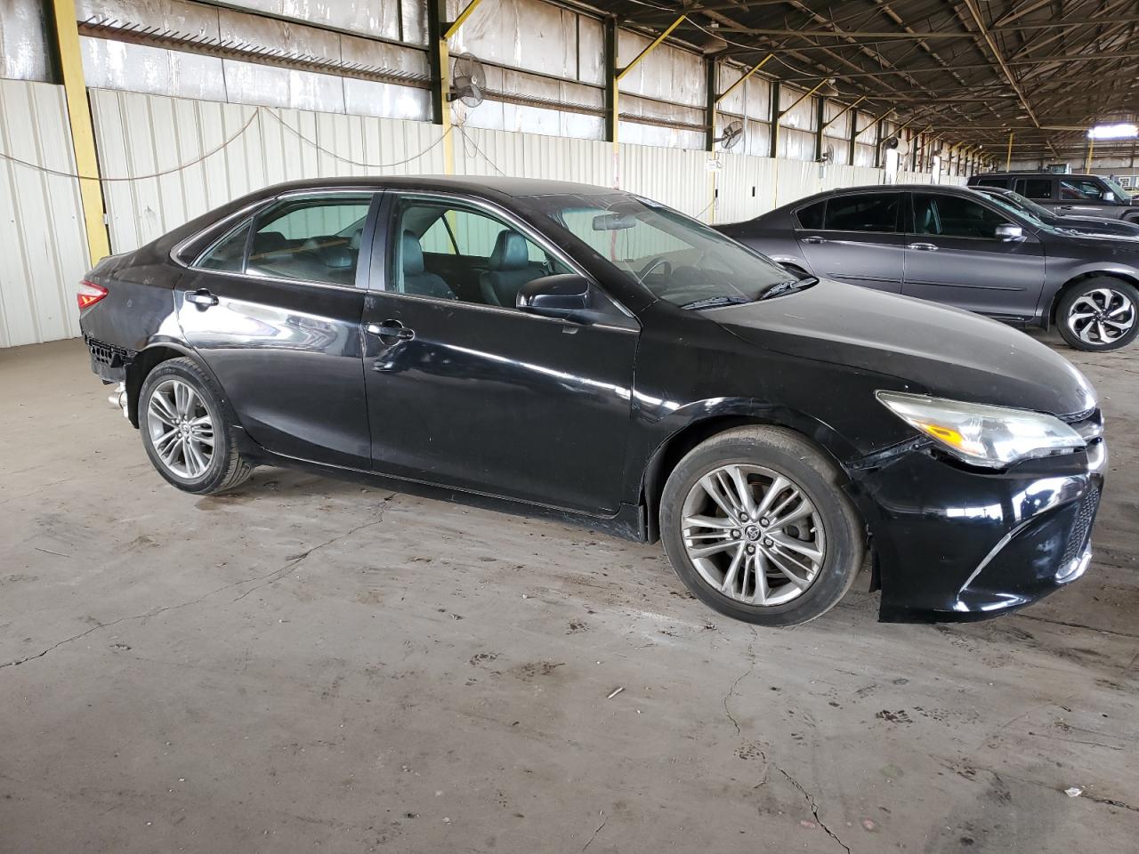 VIN 4T1BF1FK9GU519536 2016 TOYOTA CAMRY no.4