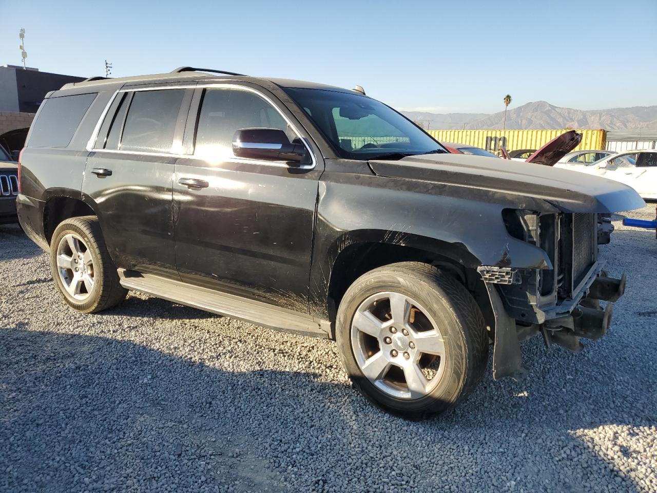 VIN 1GNSCBKC2FR122793 2015 CHEVROLET TAHOE no.4