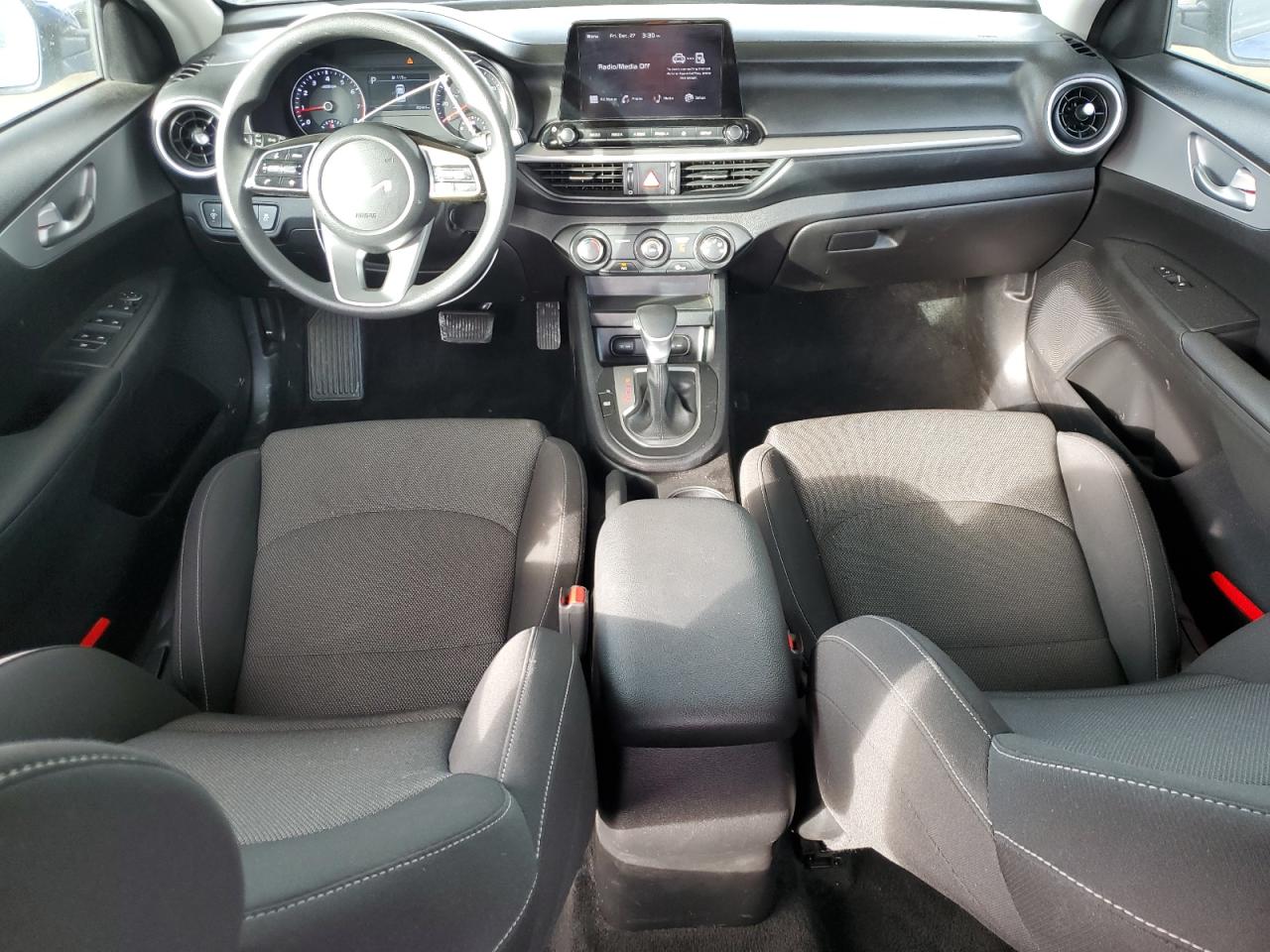 2023 Kia Forte - Image 8