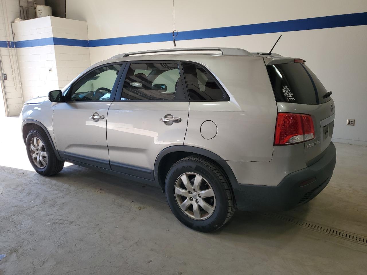 VIN 5XYKT3A64DG422454 2013 KIA SORENTO no.2