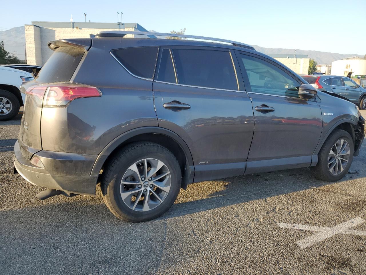 2018 Toyota RAV 4 - Image 3