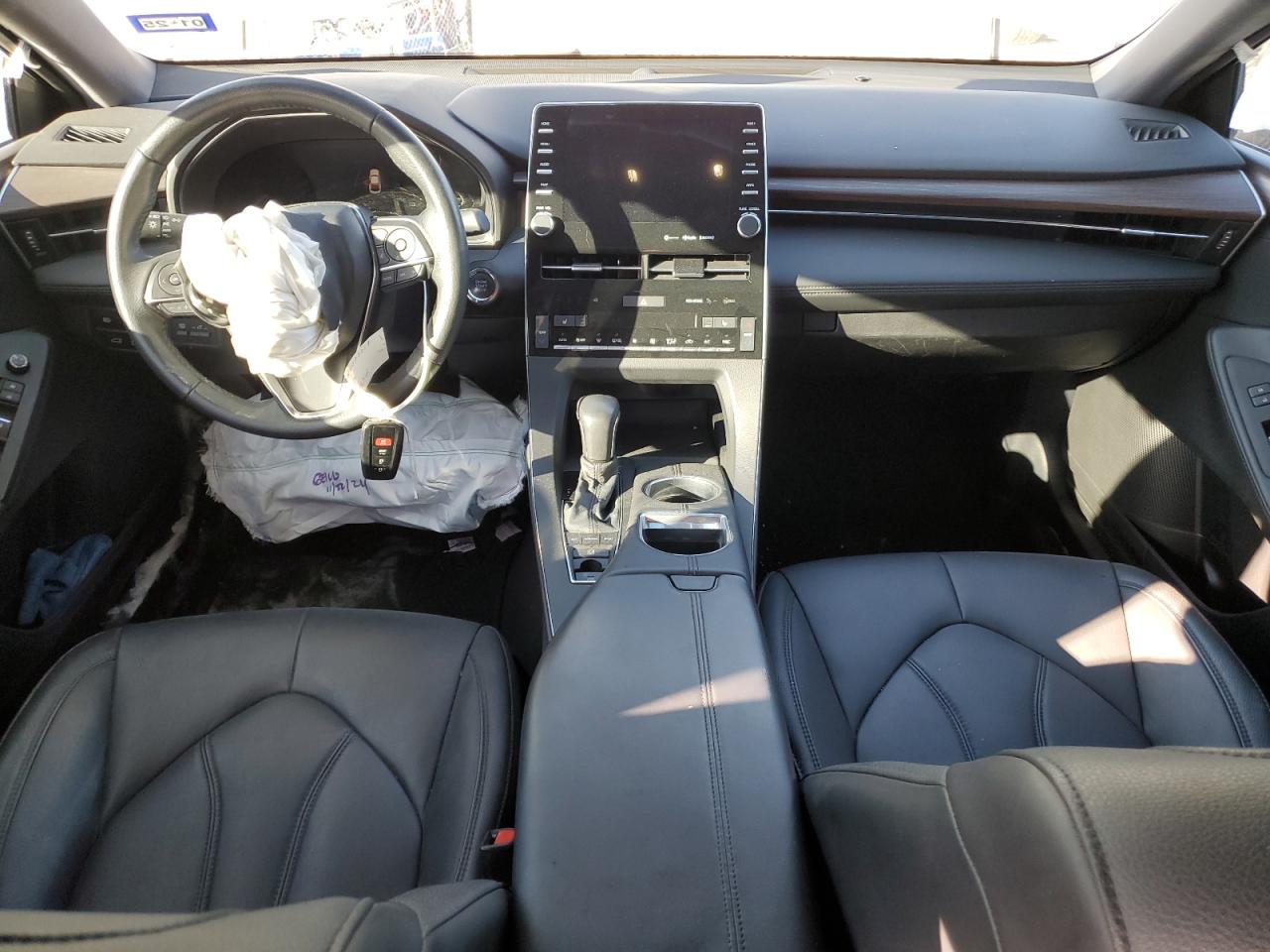2022 Toyota Avalon - Image 8