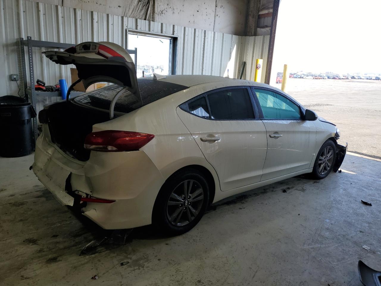 2017 Hyundai Elantra - Image 3