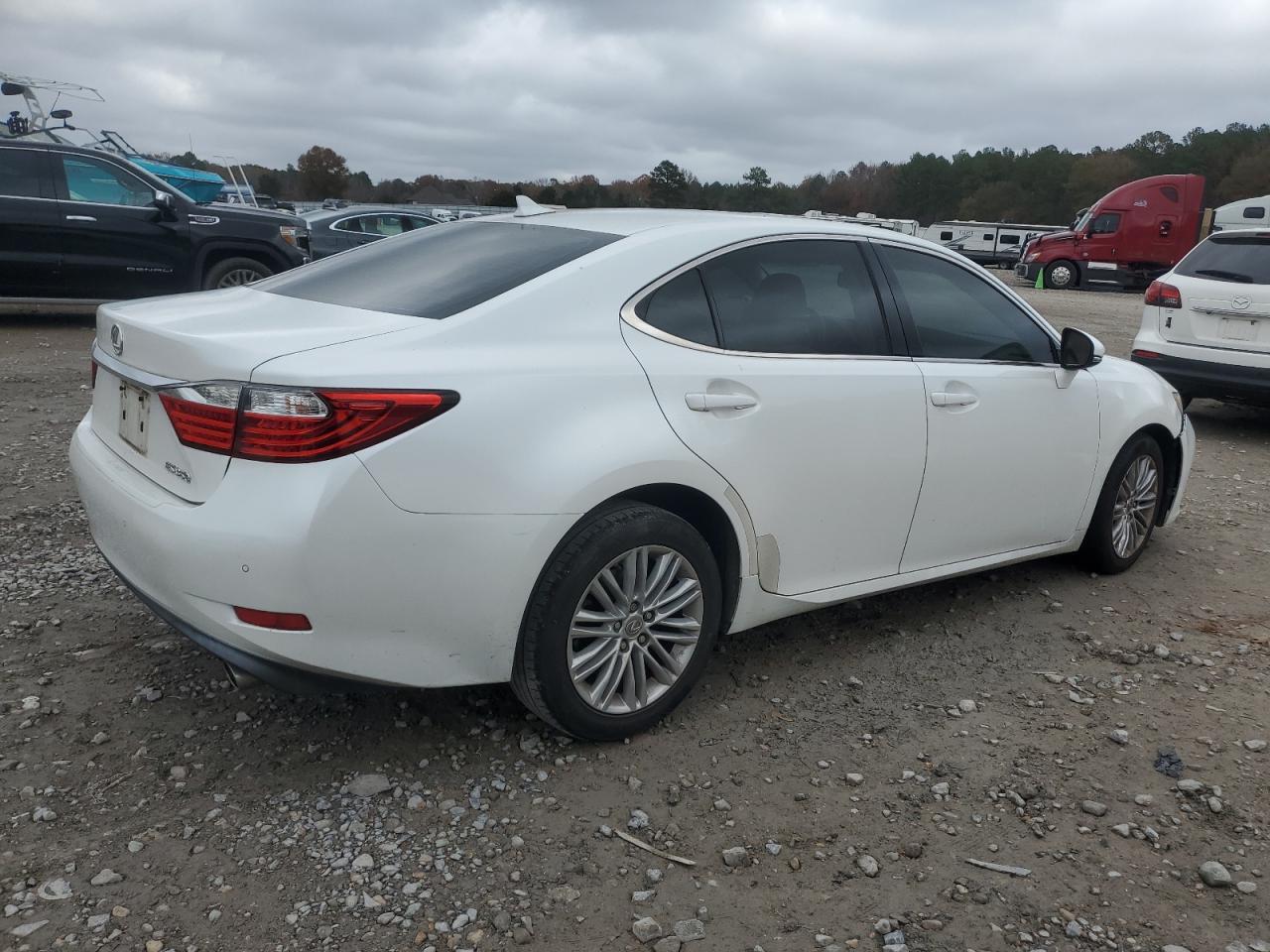 VIN JTHBK1GG6D2067402 2013 LEXUS ES350 no.3