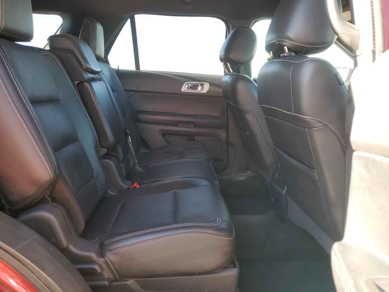 2015 Ford Explorer - Image 11