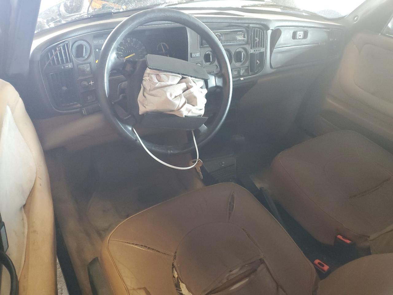 1991 Saab 900 - Image 8