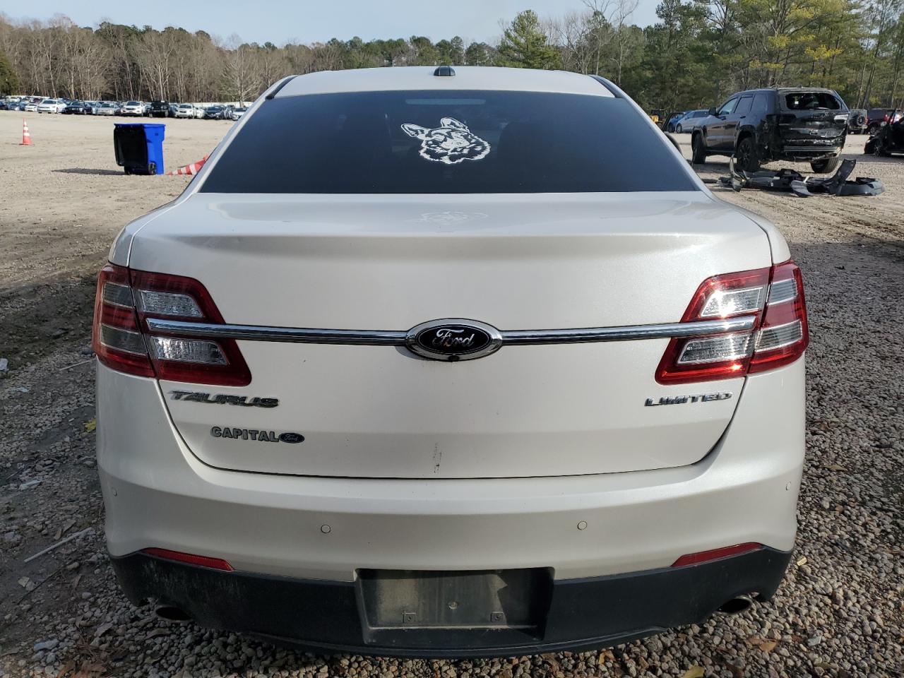 2019 Ford Taurus - Image 6