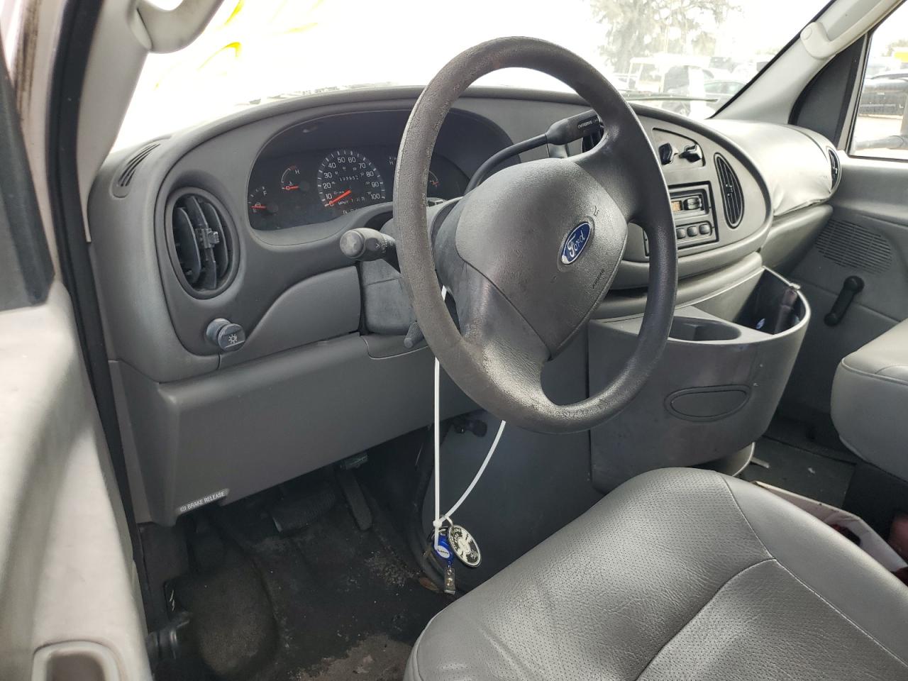 2003 Ford Econoline E350 Super Duty Cutaway Van VIN: 1FDWE35L63HB83082 Lot: 85635794