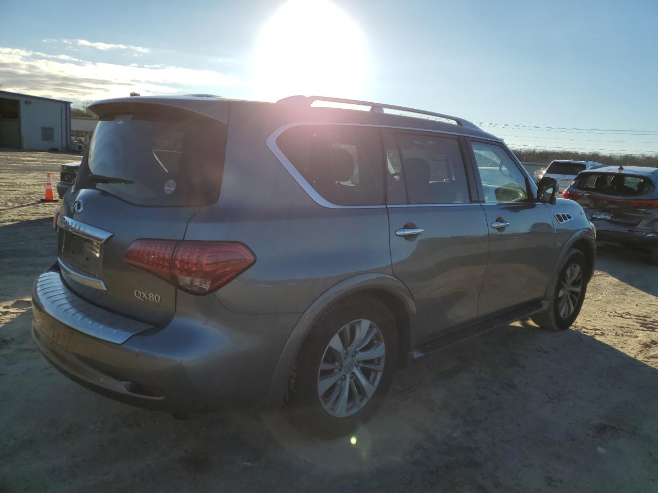 2017 Infiniti QX80 - Image 3
