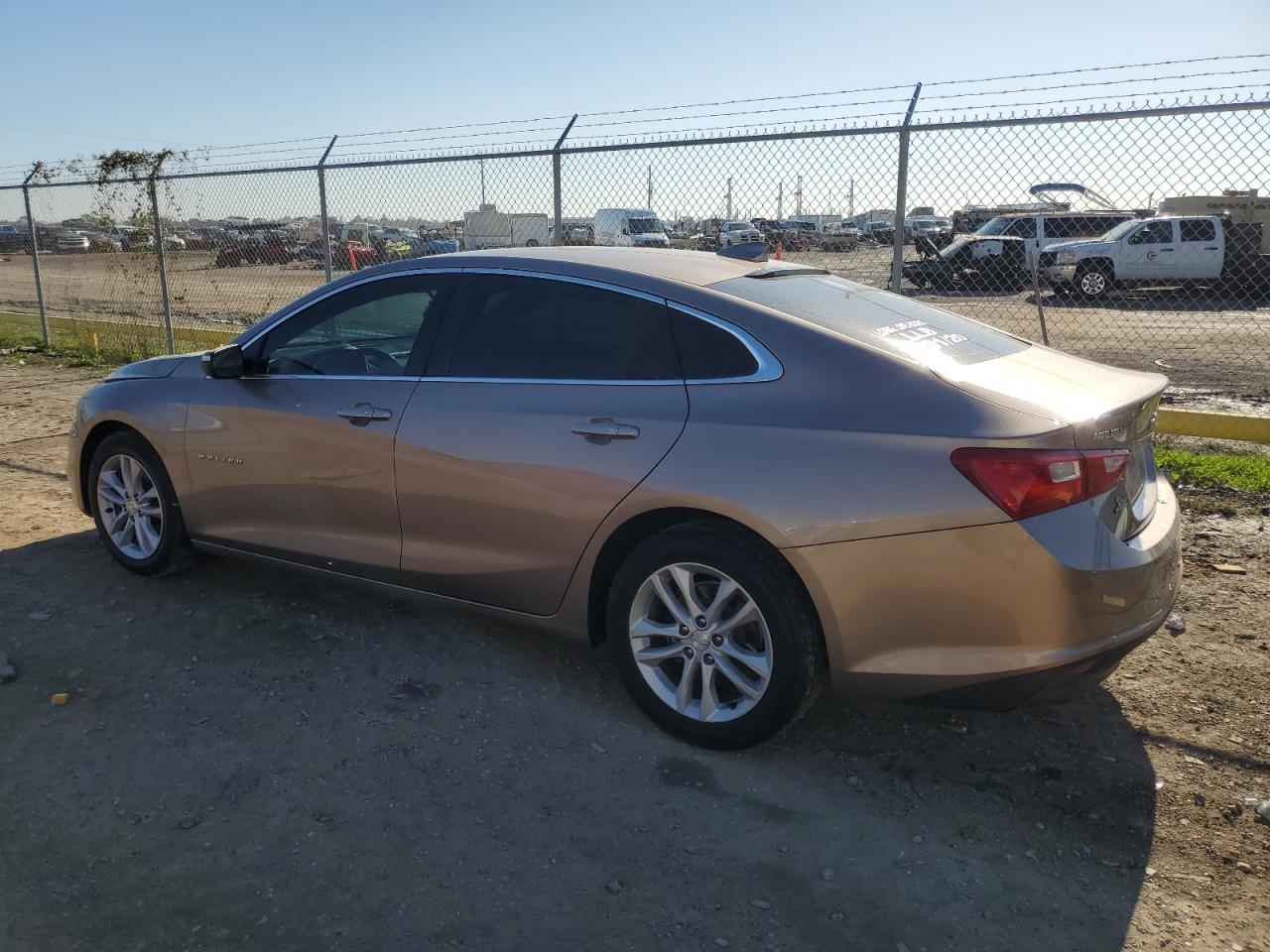 2018 Chevrolet Malibu - Image 2