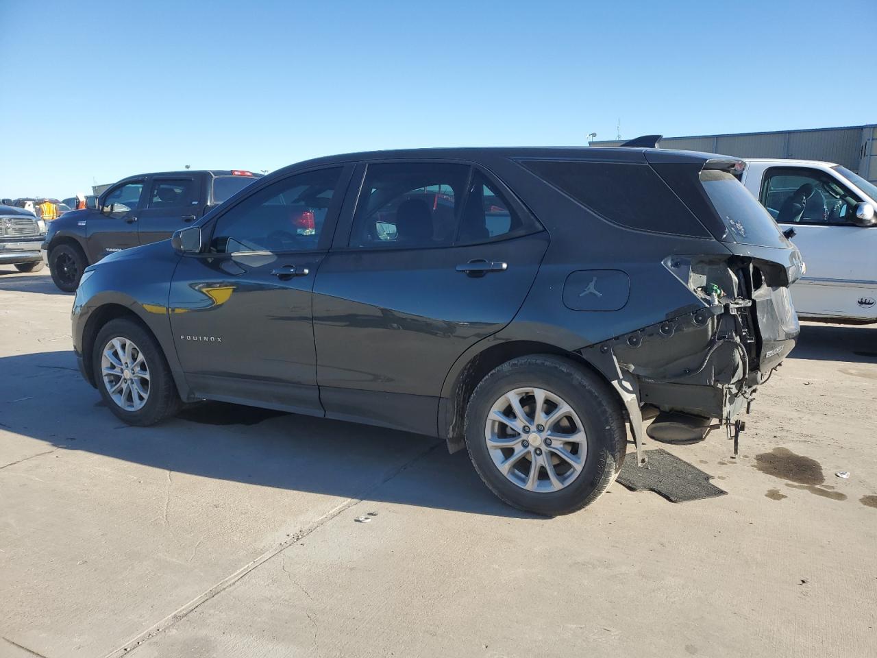 2020 Chevrolet Equinox - Image 2