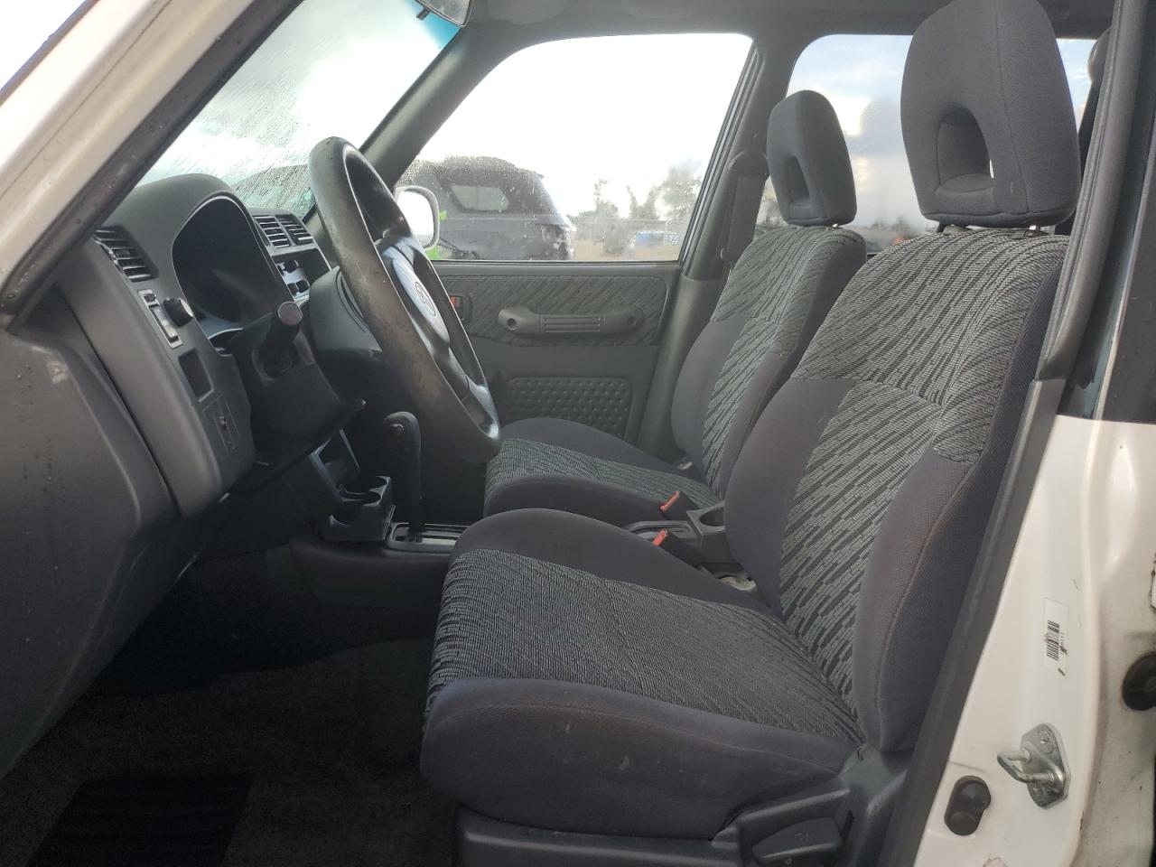 2000 Toyota RAV 4 - Image 7