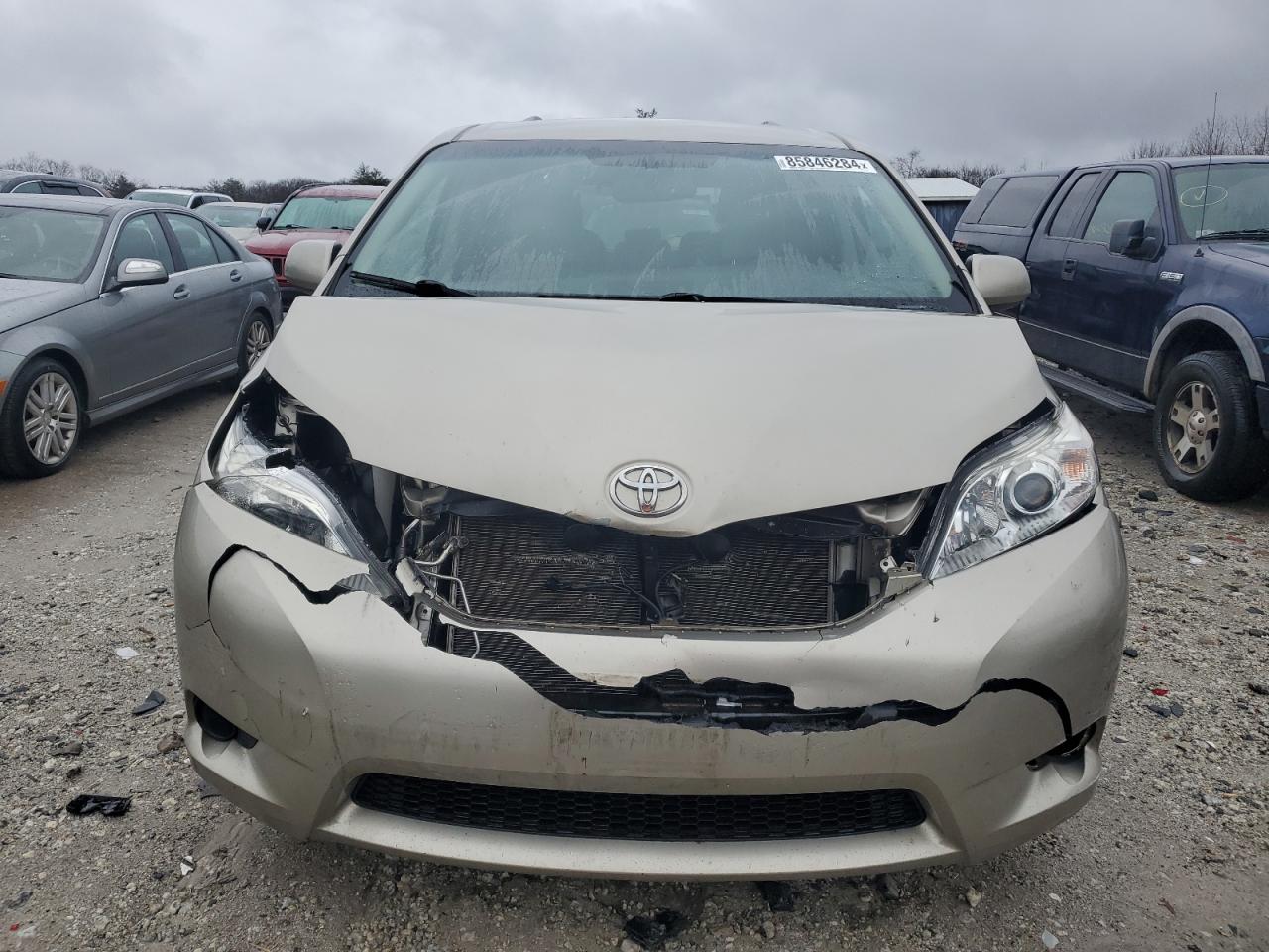 2015 Toyota Sienna - Image 5