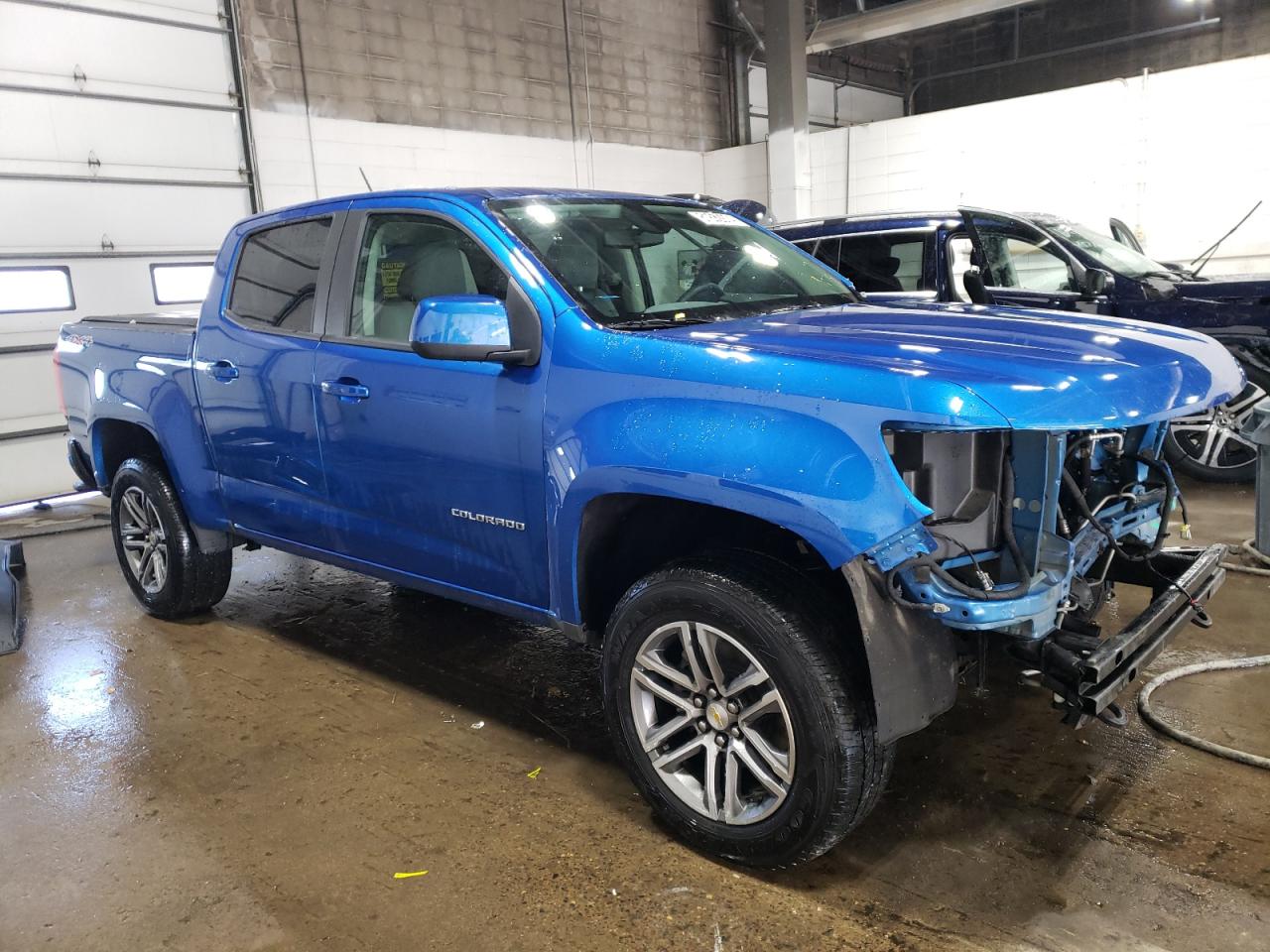 VIN 1GCGTBEN0N1147765 2022 CHEVROLET COLORADO no.4