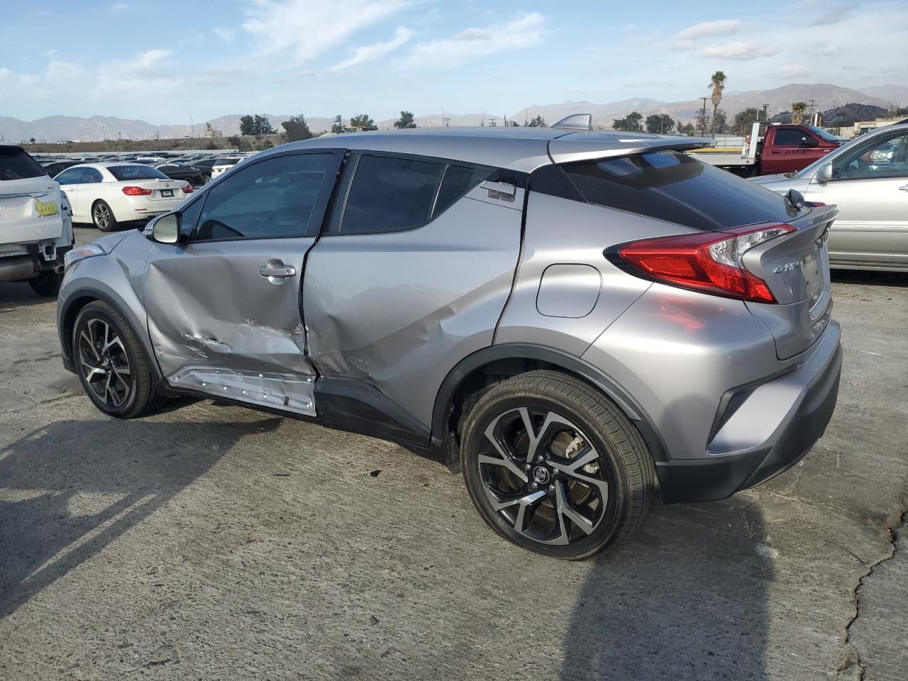 VIN JTNKHMBX6K1040529 2019 TOYOTA C-HR no.2