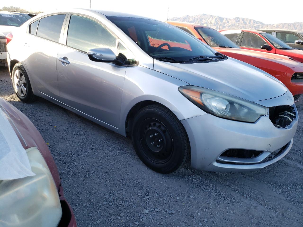 VIN KNAFX4A62G5499037 2016 KIA FORTE no.4