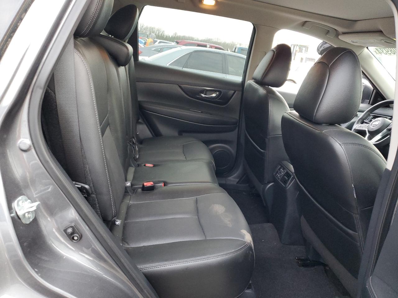 2019 Nissan Rogue - Image 11