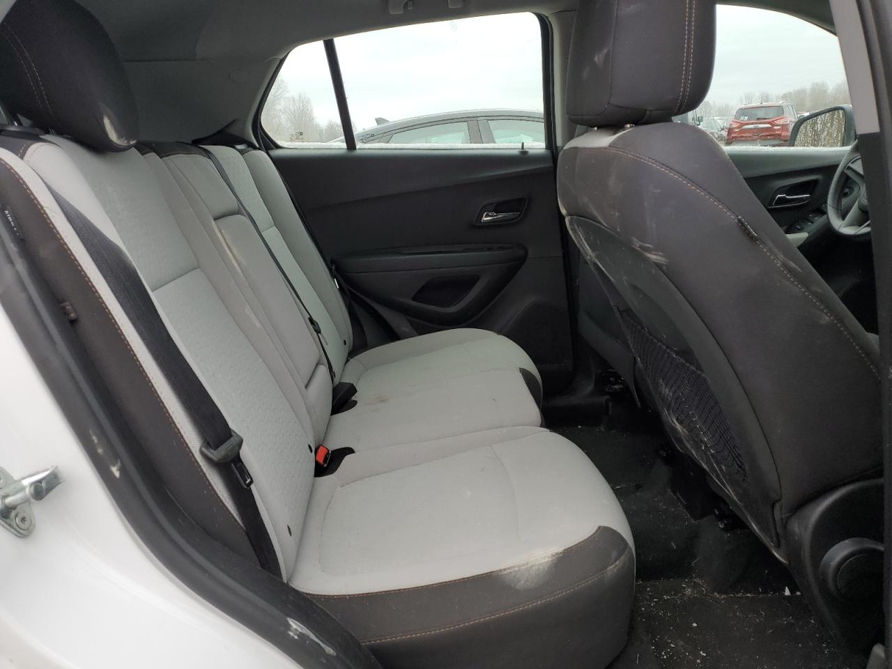 2018 Chevrolet Trax - Image 11